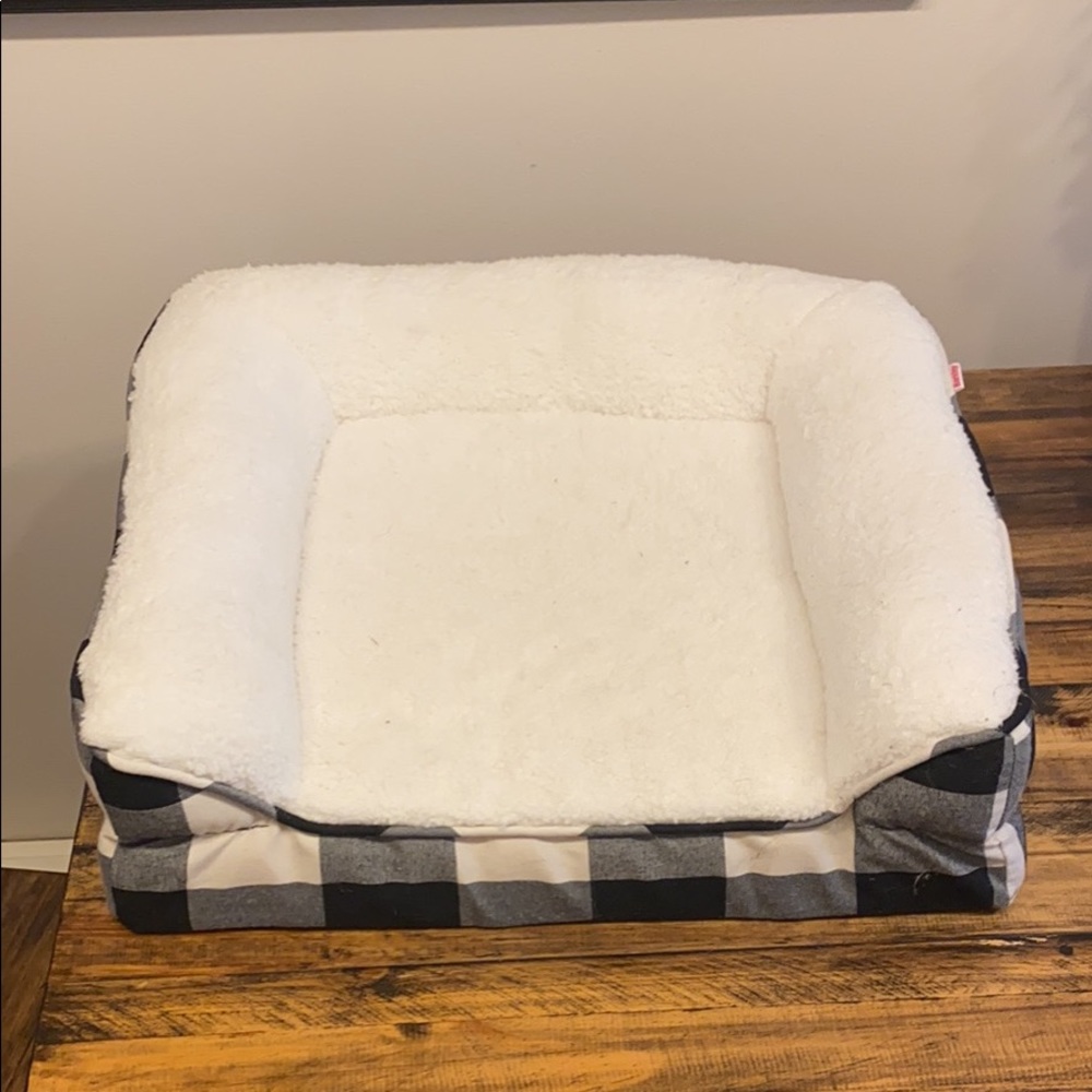 Boots & Barkley Cat/Dog Bed - Picture 2 of 3